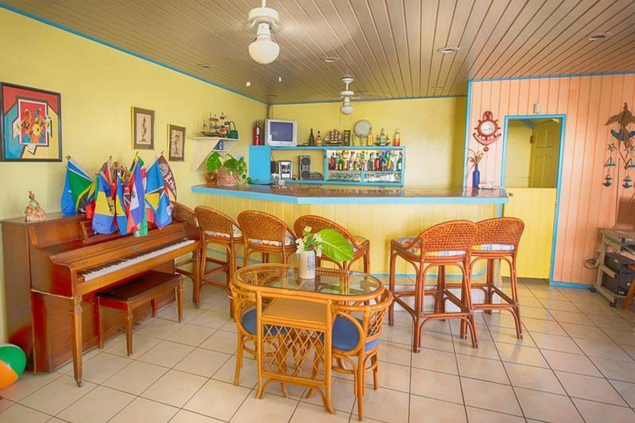 Anchorage Inn Dickenson Bay Buitenkant foto