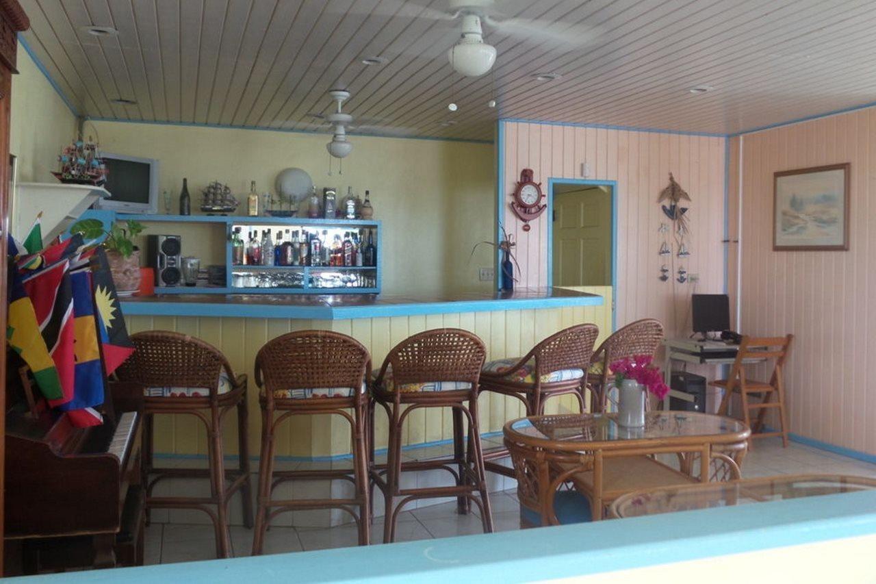 Anchorage Inn Dickenson Bay Buitenkant foto