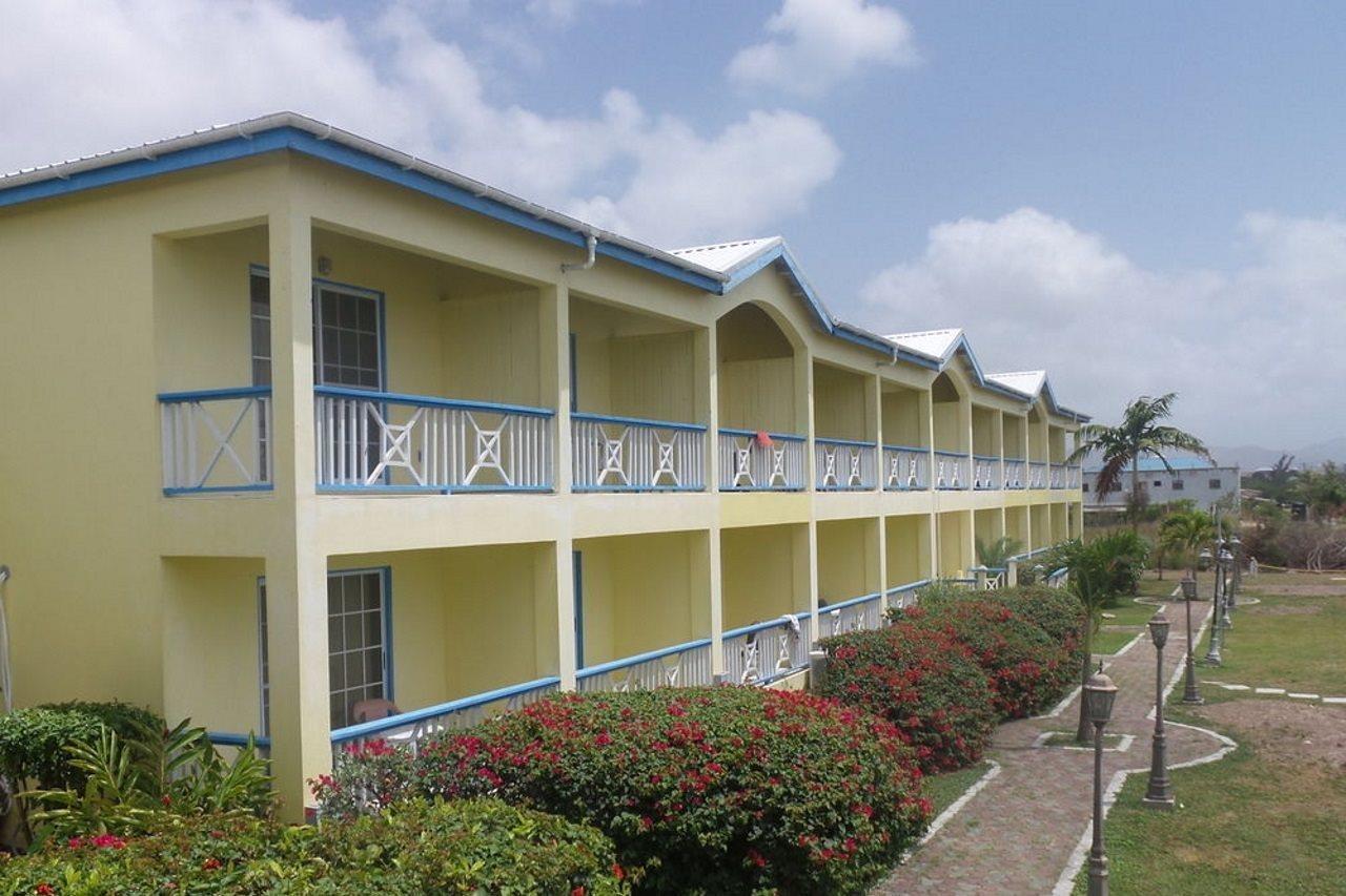 Anchorage Inn Dickenson Bay Buitenkant foto