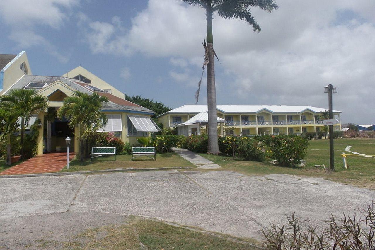 Anchorage Inn Dickenson Bay Buitenkant foto