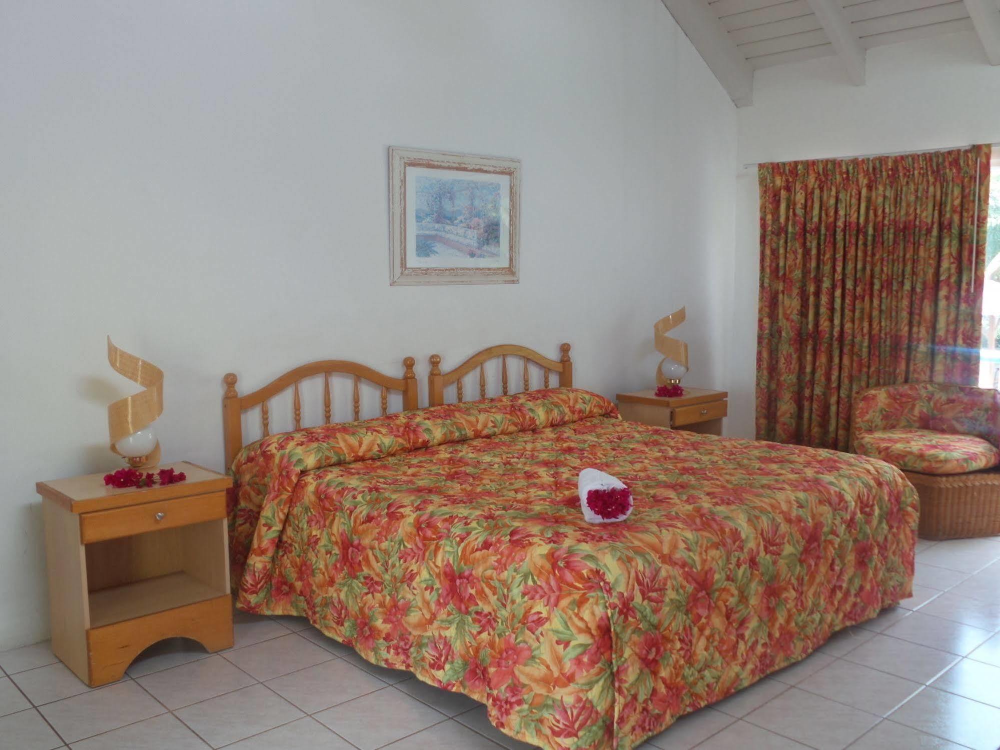 Anchorage Inn Dickenson Bay Buitenkant foto