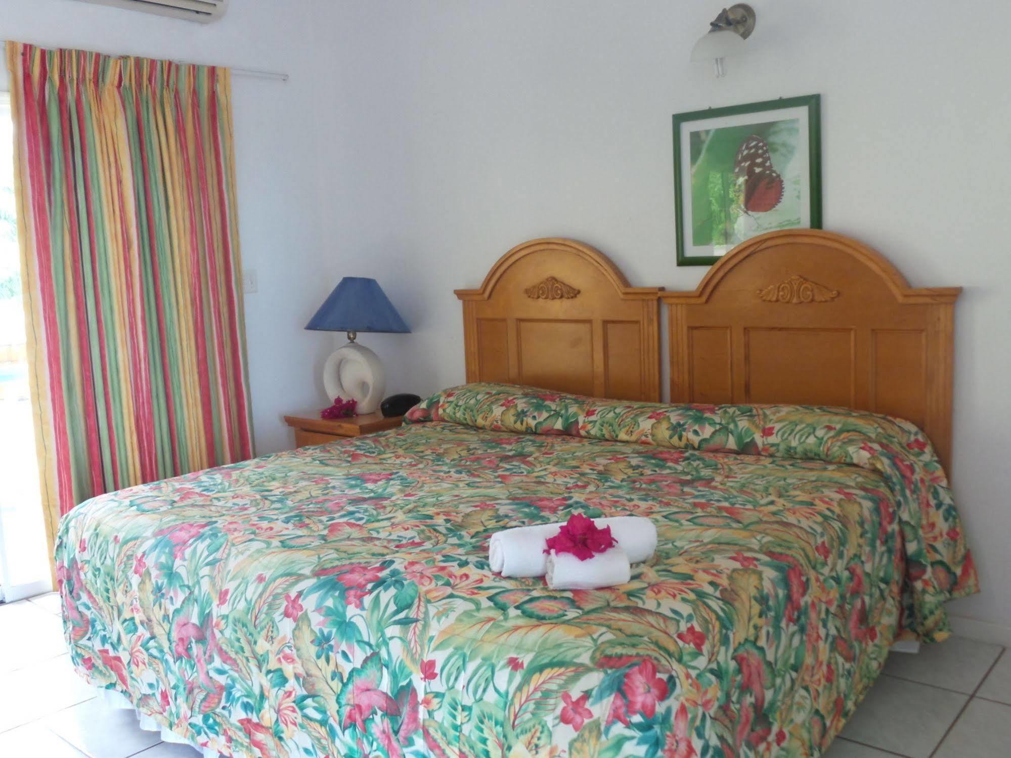Anchorage Inn Dickenson Bay Buitenkant foto